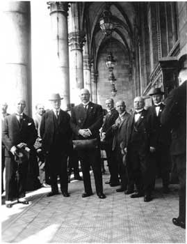 Finnische Volksvertreter in Ungarn 1928